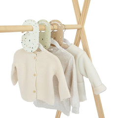 3 Sprouts eight size dividers clearly categorize growing baby clothes