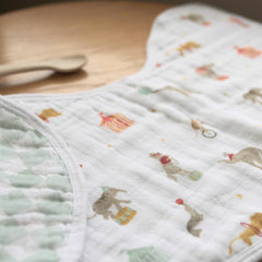 aden + anais Burpy Bib uses four-layer muslin to absorb dribbles gently