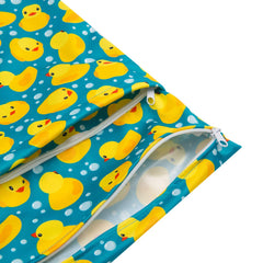 ALVABABY waterproof polyester bag keeps moisture contained and prevents leaks.