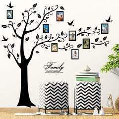 AM AMAONM removable photo frames let you swap memories without damage.