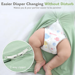 Amrcbb 2-way zipper enables quick, quiet diaper changes.