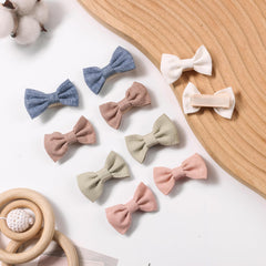 Amybasic 2-inch baby bow clip with alligator clip suited for newborns and toddlers.