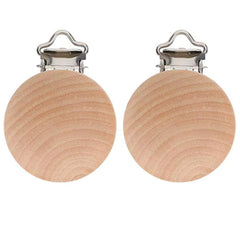 Anemeeoke beech wood pacifier suspender clip close-up highlights wood grain and secure attachment.