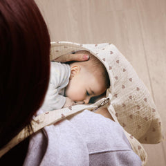 ANYEDDE nursing cover adjustable straps ensure a comfortable feeding position