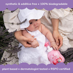 Arau Baby bath time with baby, all-in-one wash for head-to-toe cleaning.