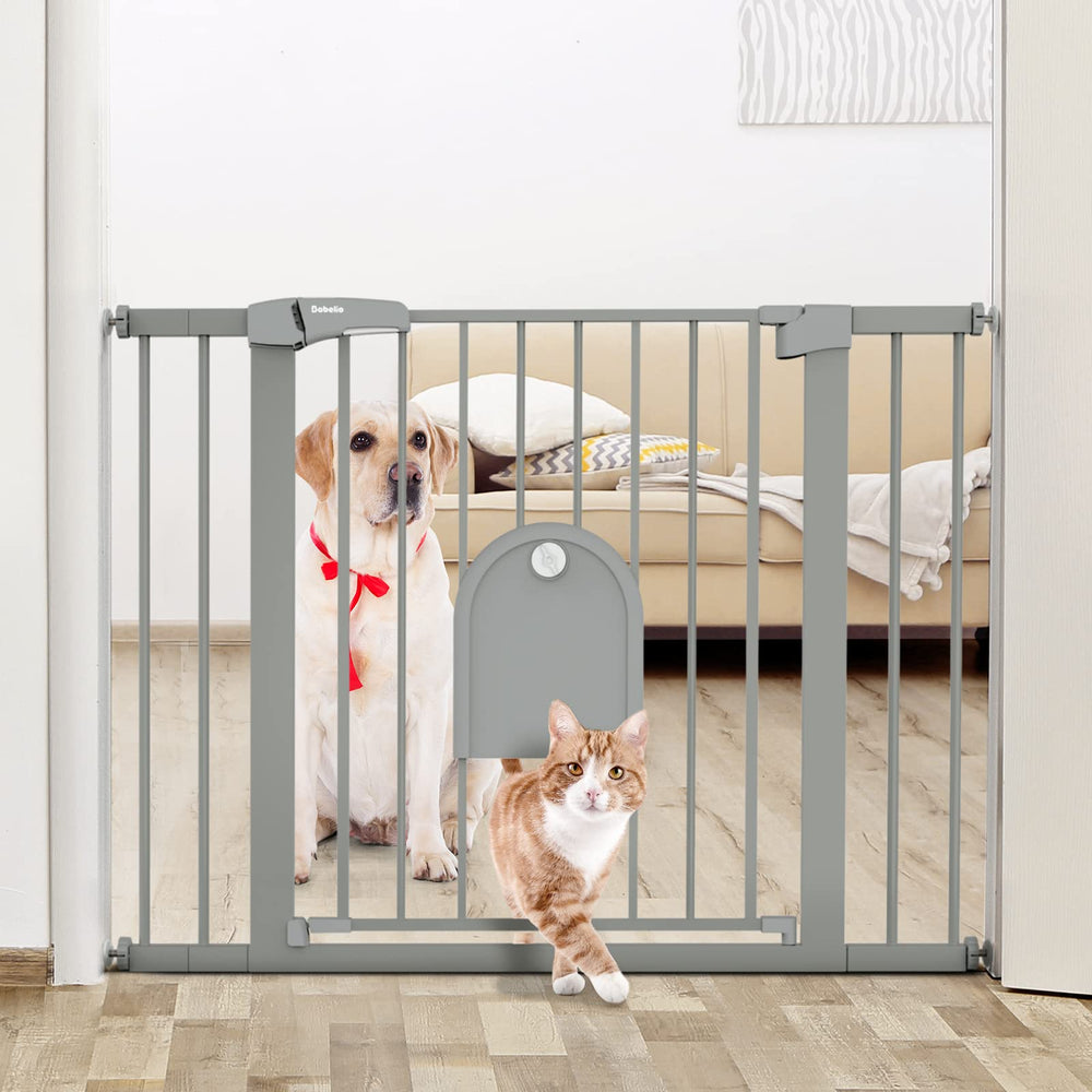 BABELIO Auto Close Baby Gate closed-state showing secure doorway barrier for pets.