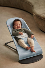 BabyBjörn Bouncer Balance Soft demonstrates ergonomic back support for baby comfort.