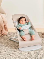 BabyBjörn Bouncer Balance Soft side view highlights ergonomic support.