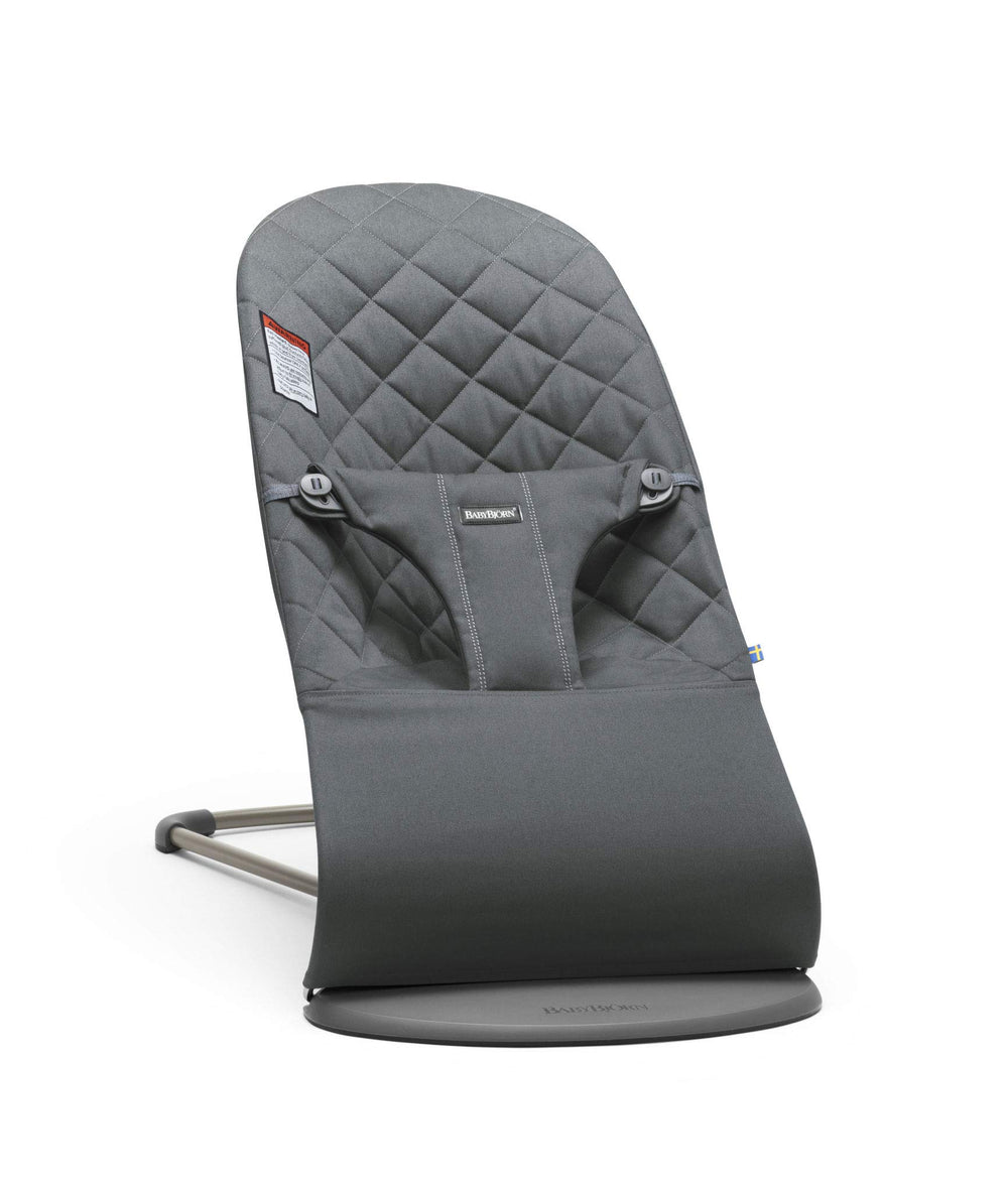 BabyBjörn Bouncer Bliss cotton anthracite front view shows cozy newborn support.