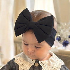 BABYGIZ headband demonstrates durable, stay-in-place design for active babies