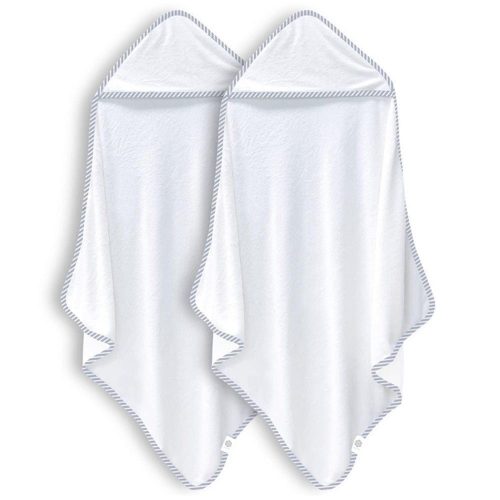 BAMBOO QUEEN hooded towel white 30x30 gently dries baby's skin