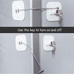 BAOWEIJD fridge lock with keys demonstrates easy one-handed operation for quick access after locking.