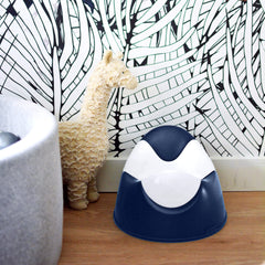 BEABA Midnight compact form demonstrates space-saving footprint