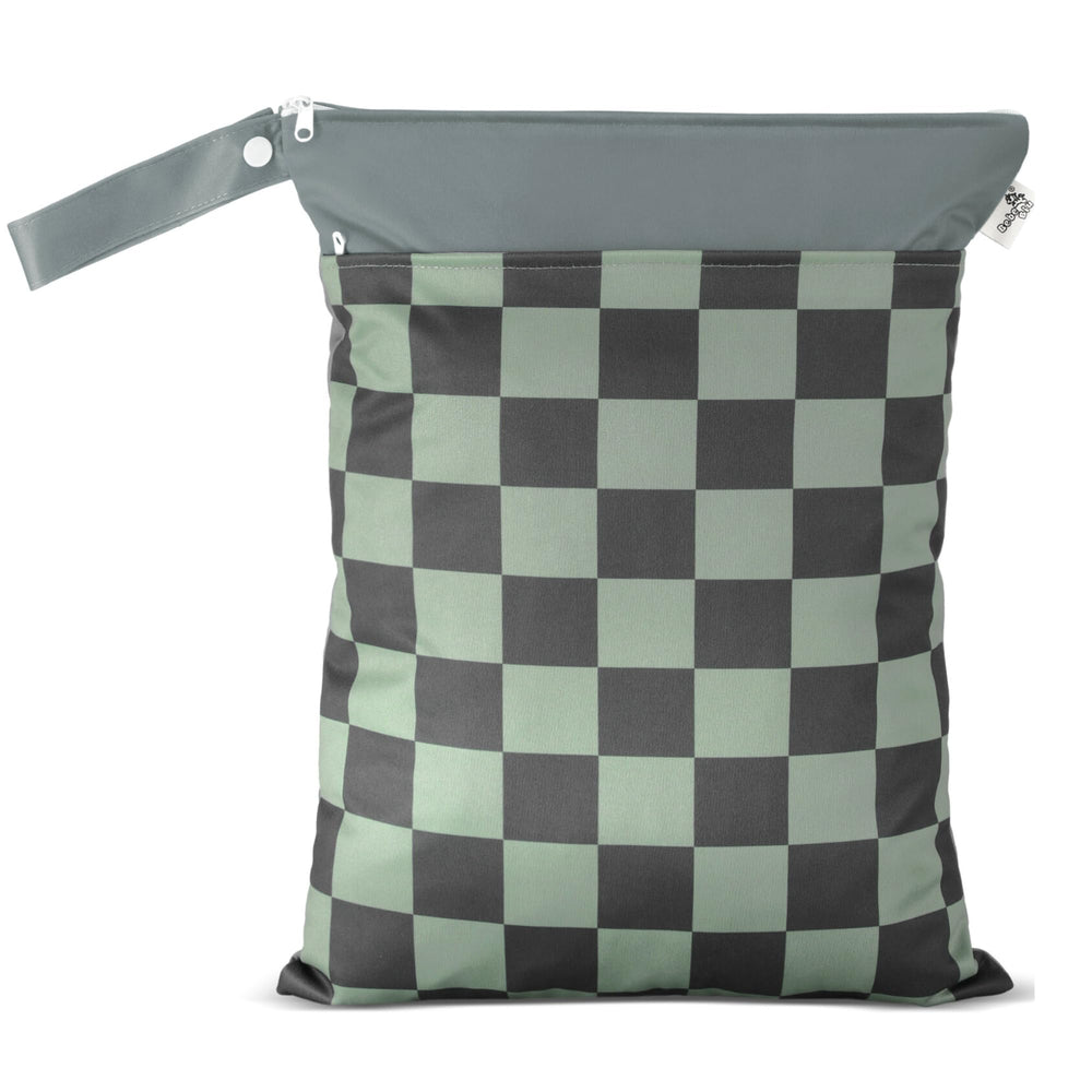 BebeBiu wet bag shows waterproof material for reliable on-the-go protection.