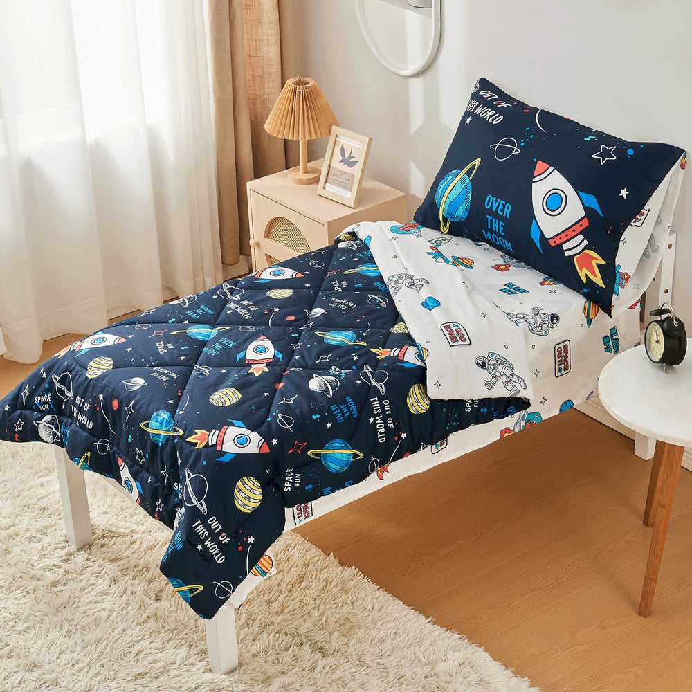 beeweed 2-sides design rocket toddler comforter vivid front and back patterns
