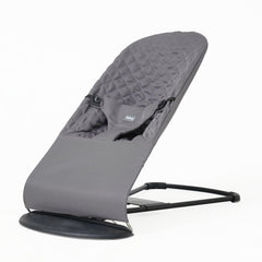 Belltop breathable thermoregulating cover helps keep baby cool during longer play.