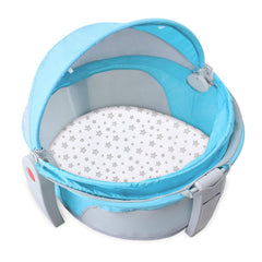 Biloban bassinet sheets jersey-knit softness highlights baby-friendly skin comfort.