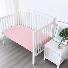 Biloban crib sheets fitted aqua highlight a smooth sleeping surface and easy care.