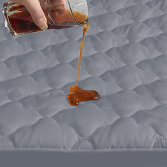 Biloban mini crib protector sheet fits 38x24 mattresses securely with elastic depth.