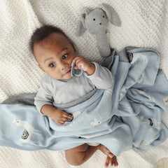 Bleu La La baby blanket cotton close-up shows soft breathable fibers for sensitive skin.