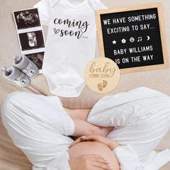 Blinking Stars knitted baby booties in soft yarn keep tiny feet warm