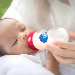 Blue Gannet wide-neck bottle design enables easy filling and thorough cleaning.