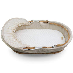 BlueSnail bassinet sheet with elastic band fixed demonstrates stay-in-place design.
