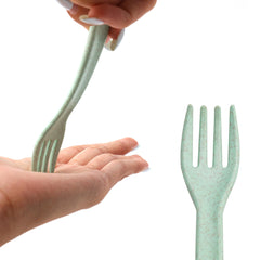 Boieo wheat straw material highlights eco-friendly, BPA-free baby cutlery.