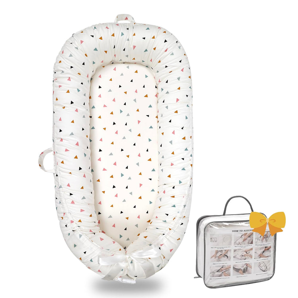 Bubbyhuts baby lounger in soft organic cotton for daytime comfort