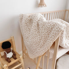 BuLuTu Carmine Flower Blanket toddler bedtime scene highlights cozy warmth and calm routines.