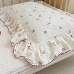 BuLuTu crib and toddler bed pillowcase fits standard pillows for growing kids.