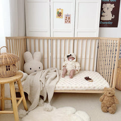 BuLuTu 8-pocket fitted sheet stays secure during playtime.