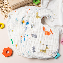 BUoonyer U-shape design provides full coverage protecting clothes during feeding and teething.