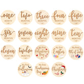 Capoda milestone card 1 month in natural wood, ideal for newborn growth photos and memories