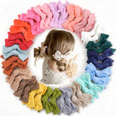 CÉLLOT linen-fabric bows close-up highlighting premium texture for comfortable daily wear.