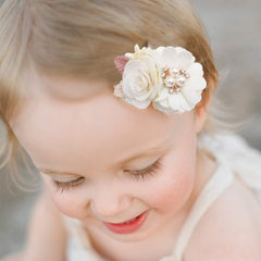 Cherrboll flower clip mint leaf offers versatile styling for photos and everyday looks.