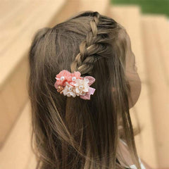 Cherrboll newborn photography clip is lightweight and comfortable.