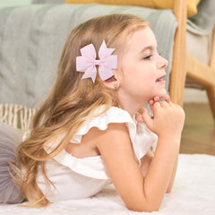 Choicbaby toddlers 2-3 inch bows are light and unobtrusive.
