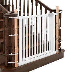 Chunful banister adapter close-up in natural beech wood shows sturdy, smooth finish for safe setup.