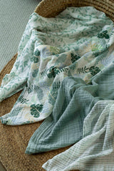 Civarua Kids muslin swaddle blanket used as nursing cover, discreet and soft
