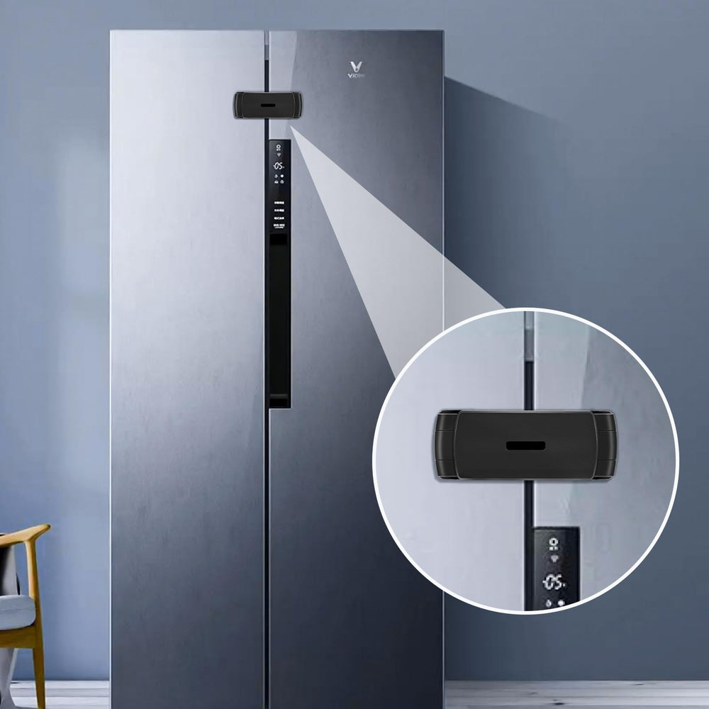 CLYMENE fridge lock black in use demonstrates childproof safety for French doors