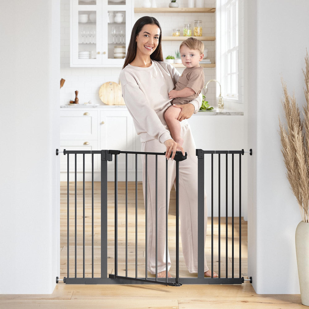 Comfy Cubs baby safety gate extended β flexible fit for varied spaces keeps kids secure.