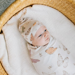 Copper Pearl Luna features a modern design to fit stylish nurseries