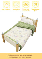 Cutie Pumpkin durable easy-care comforter withstands washing while staying soft.
