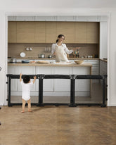 Dearlomum extra-wide gate playpen mesh close-up showing heat-resistant durability for safe openings.