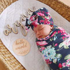 DRESHOW BQUBO bow hat adds floral style for newborn photos.