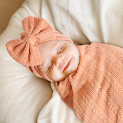 DRESHOW BQUBO bow headband keeps baby stylish and comfortable all day.