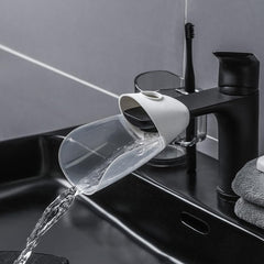 Elfzone faucet extender compatible with outdoor hoses for controlled water flow