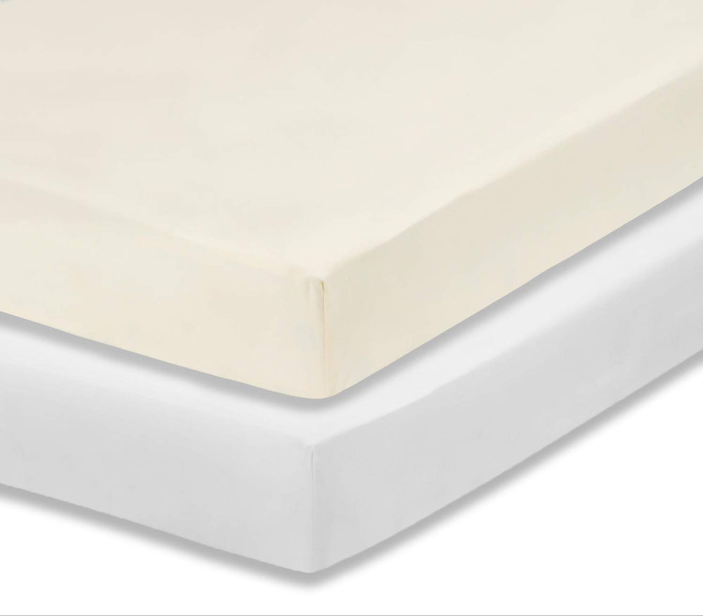 Everyday Kids 2-pack fitted crib sheets packshot in white and beige for cozy nursery styling