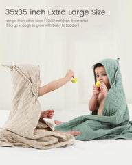 FAVERDIIY muslin cotton hooded towel showing absorbent surface for quick drying.